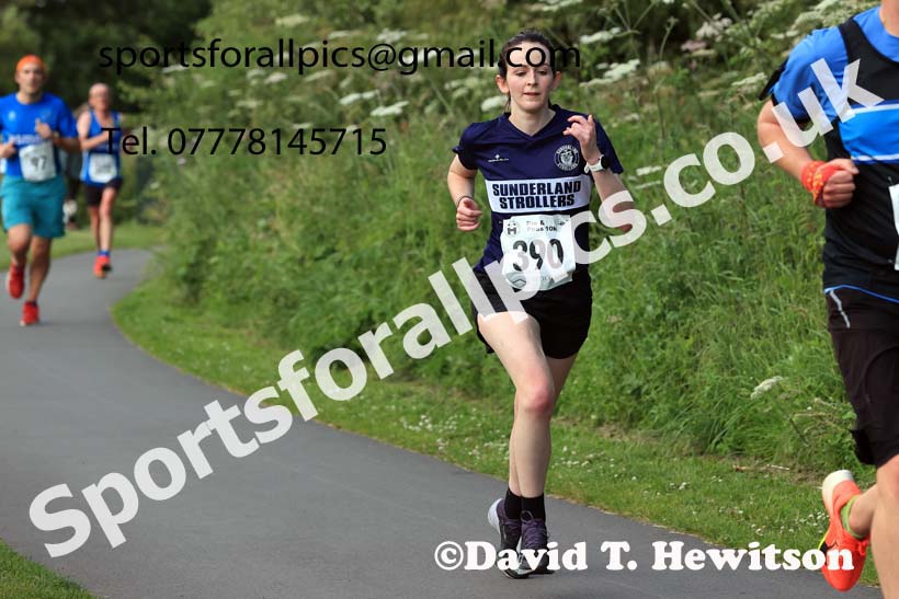 The 2024 Tynedale Pie n Peas 10k Road Race, Ovington to Low Prudhoe Country Park, Northumberland.  Photo: David T. Hewitson/Sports for All Pics